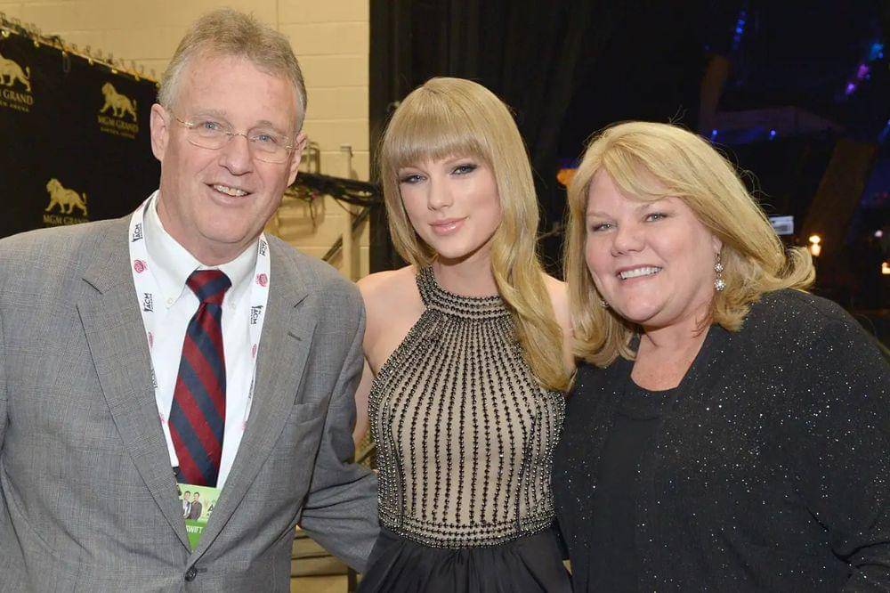 Fakta Orangtua Taylor Swift