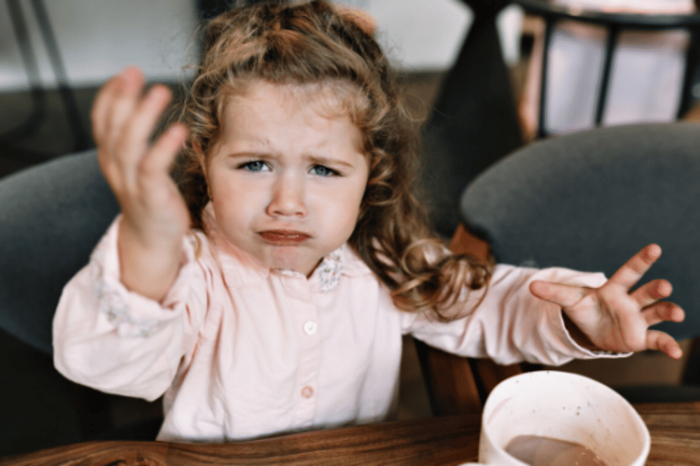 5 Cara Menghentikan Kebiasaan Memukul Balita