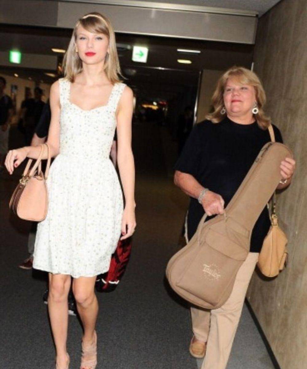 Fakta Orangtua Taylor Swift