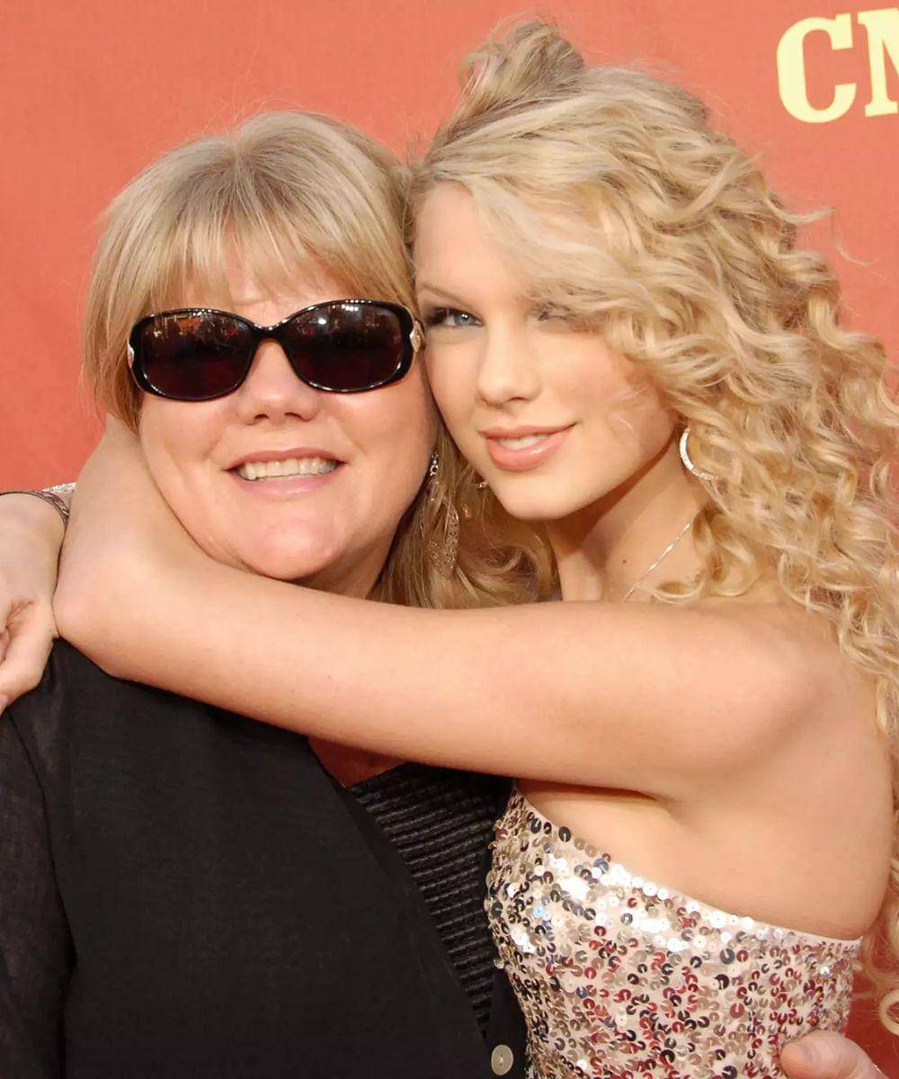 Fakta Orangtua Taylor Swift