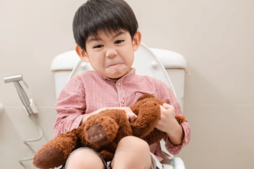 5 Hal yang Harus Dikatakan pada Anak saat Toilet Training