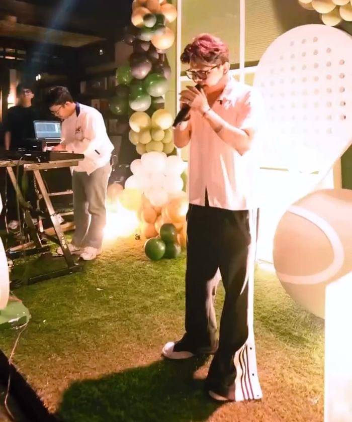 Gaya Artis saat Hadiri Ulang Tahun Davina Karamoy 2.jpg