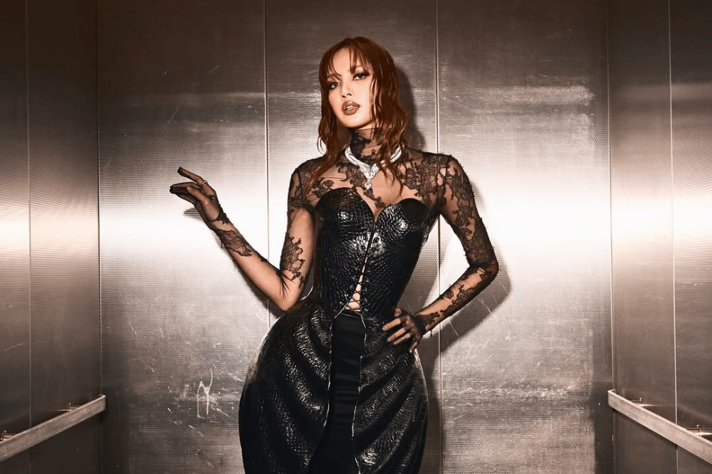 Cara Diet Lisa BLACKPINK yang Punya Pinggang Super Ramping  (4).png