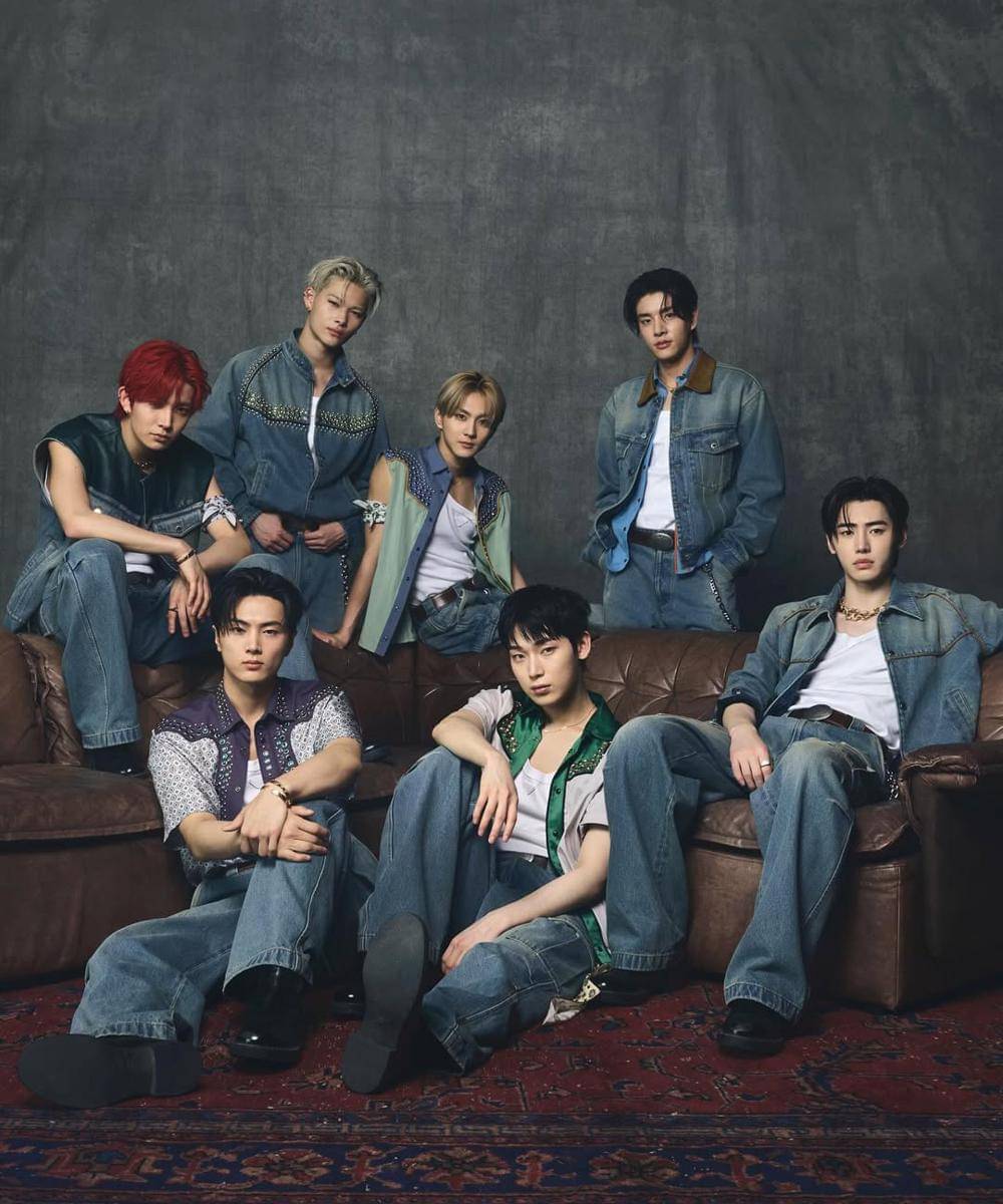 Artis Korea dengan Balutan Brand Prada 8.jpg