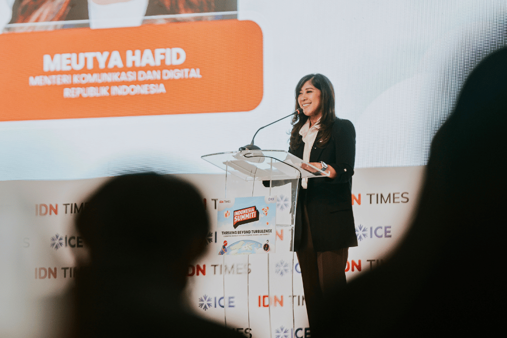 Meutya Hafid Bicara Soal Transformasi Digital di Indonesia Summit 2025.png