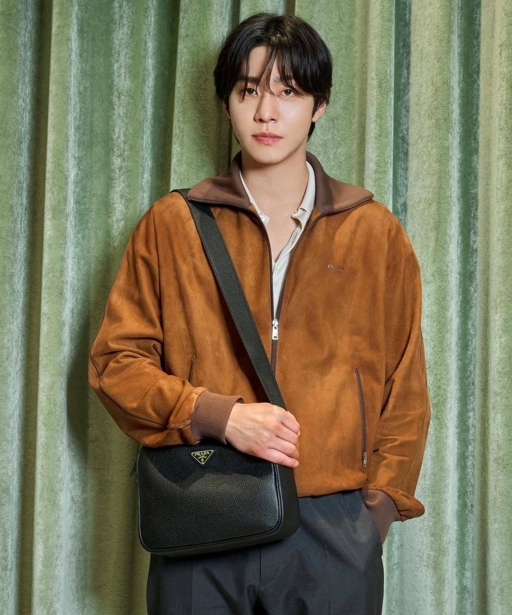 Artis Korea dengan Balutan Brand Prada 7.jpg