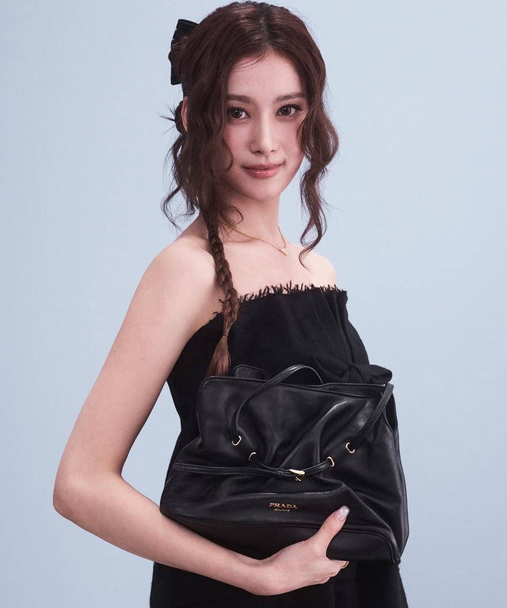 Artis Korea dengan Balutan Brand Prada 4.jpg