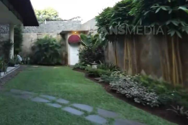 Perbedaan Rumah Yuni Shara dan Kris Dayanti 