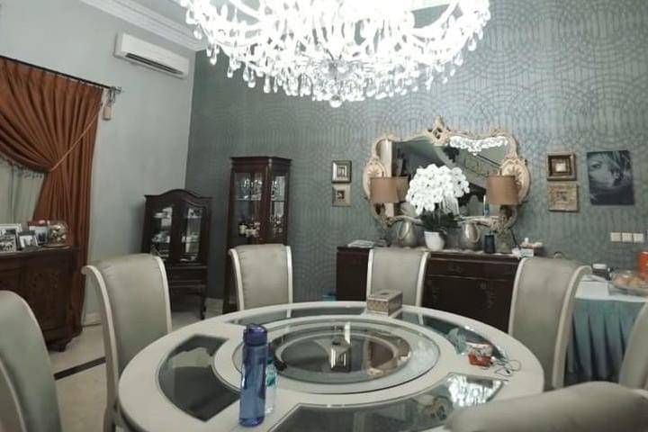 Perbedaan Rumah Yuni Shara dan Kris Dayanti 