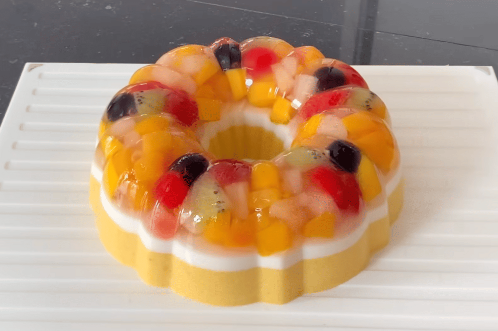 Ilustrasi agar-agar buah (YouTube.com/CookingwithHel)