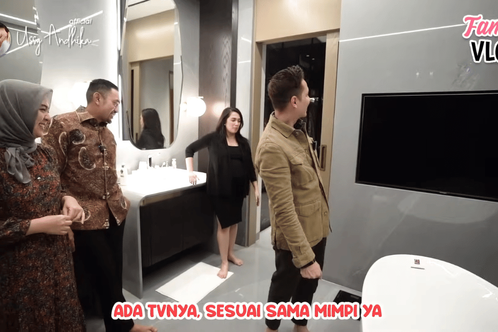 Fasilitas mewah di rumah Ahmad Sahroni