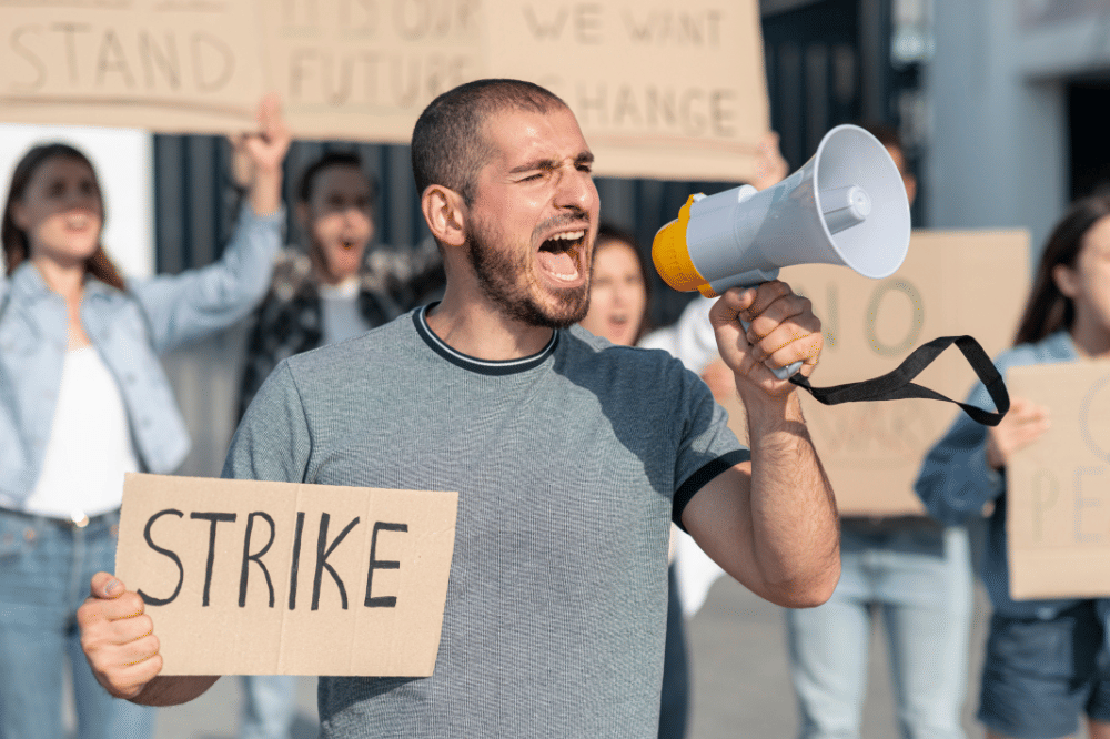 7 Cara Menjelaskan Demo kepada Anak Tanpa Membuatnya Takut