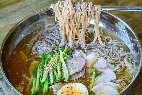 5 Fakta Mie Naengmyeon yang Bisa Jadi Pilihan Menu Diet