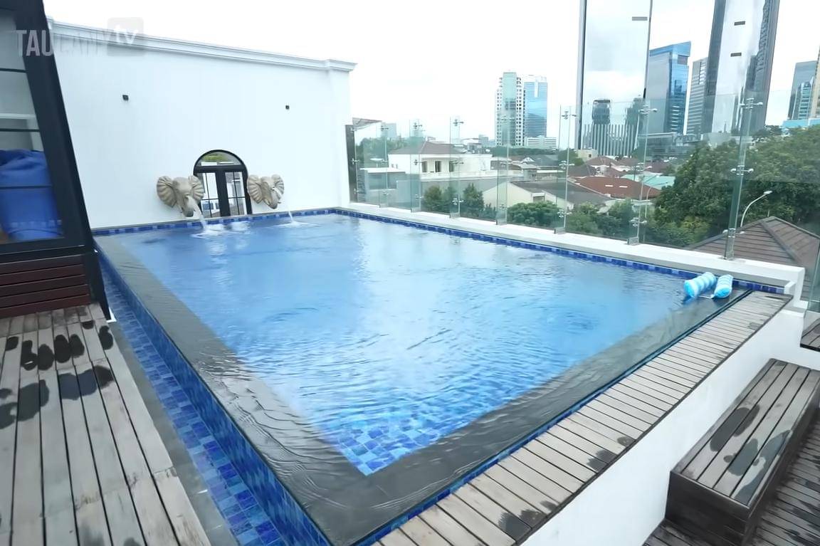 Foto Rumah Eko Patrio sebelum Dijarah