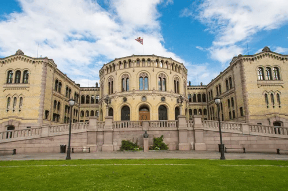 7 Fakta Menarik Anggota DPR di Negara Lain yang Jarang Diketahui!