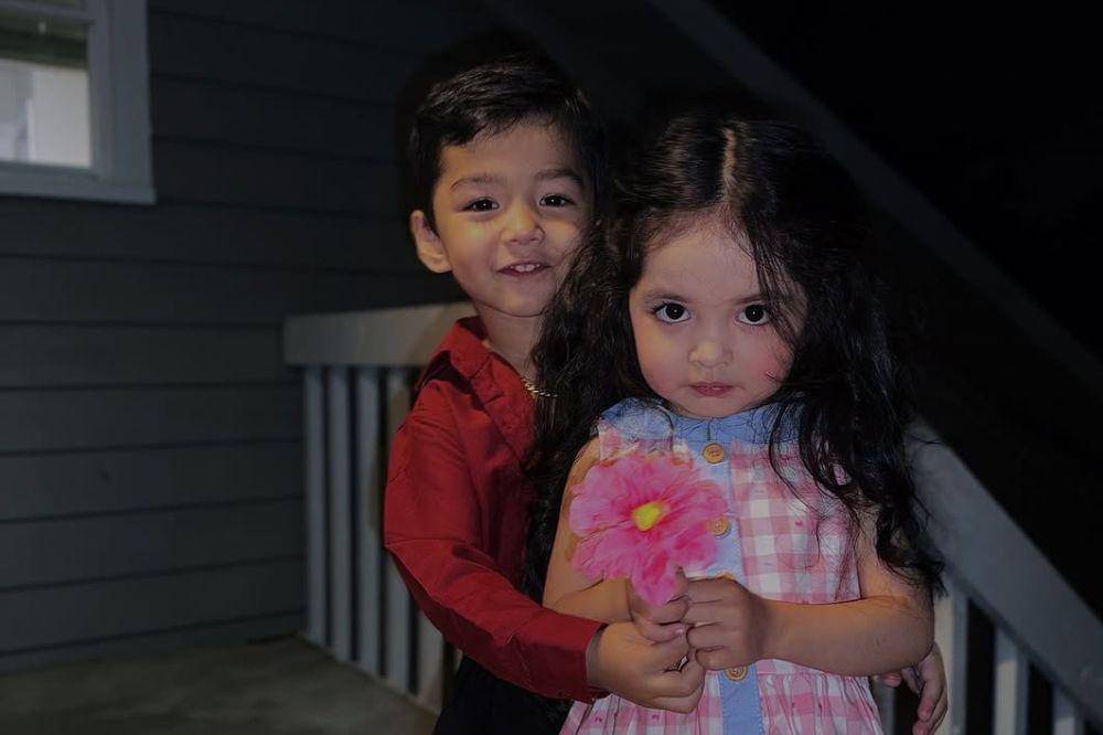 si kembar dari uzbek 