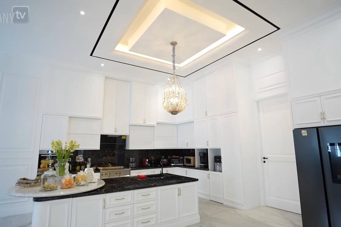 Foto Rumah Eko Patrio sebelum Dijarah