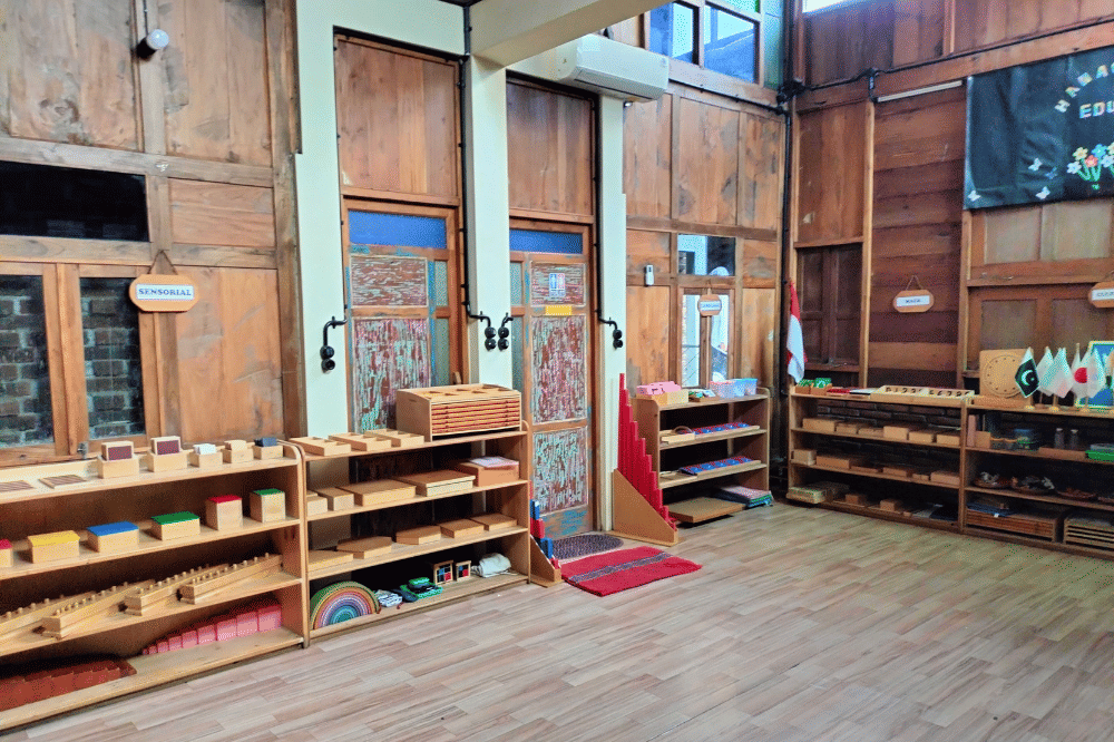 Ruang kelas Hanacara Montessori School