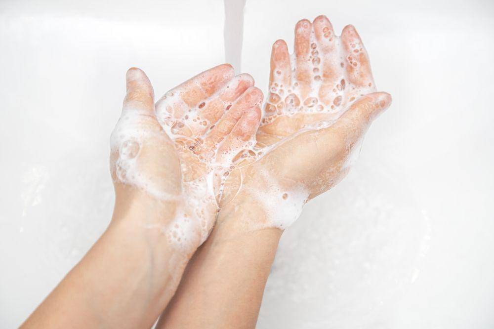 Cara Memulihkan Kulit saat Terkena Gas Air Mata, Ini Panduannya