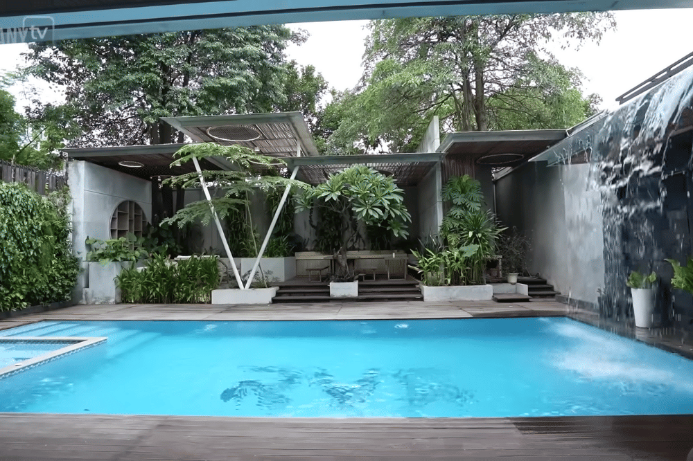 Foto Spot Tanaman di Rumah Rachel Vennya