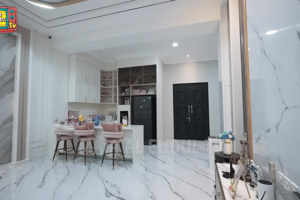 Foto Dapur di Rumah Sarwendah