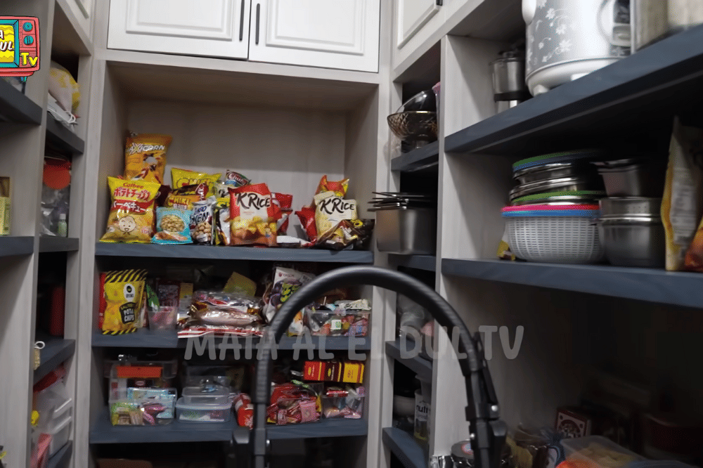 Foto Dapur di Rumah Sarwendah