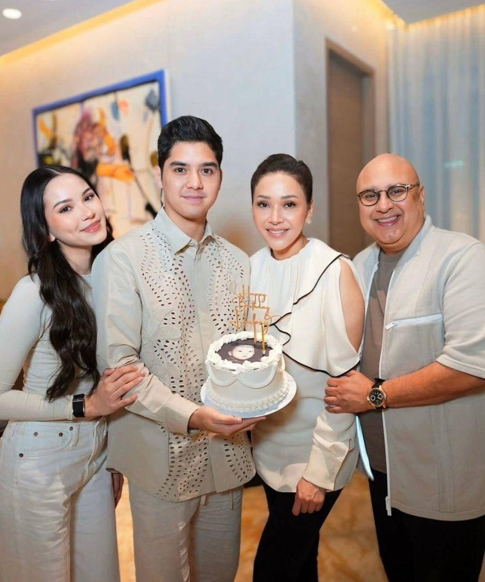 Maia Sekeluarga Rayakan Ulang Tahun Al Ghazali dengan Nuansa Putih