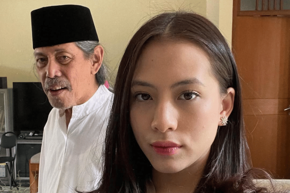 Fakta Acil Bimbo Kakek Adhisty Zara