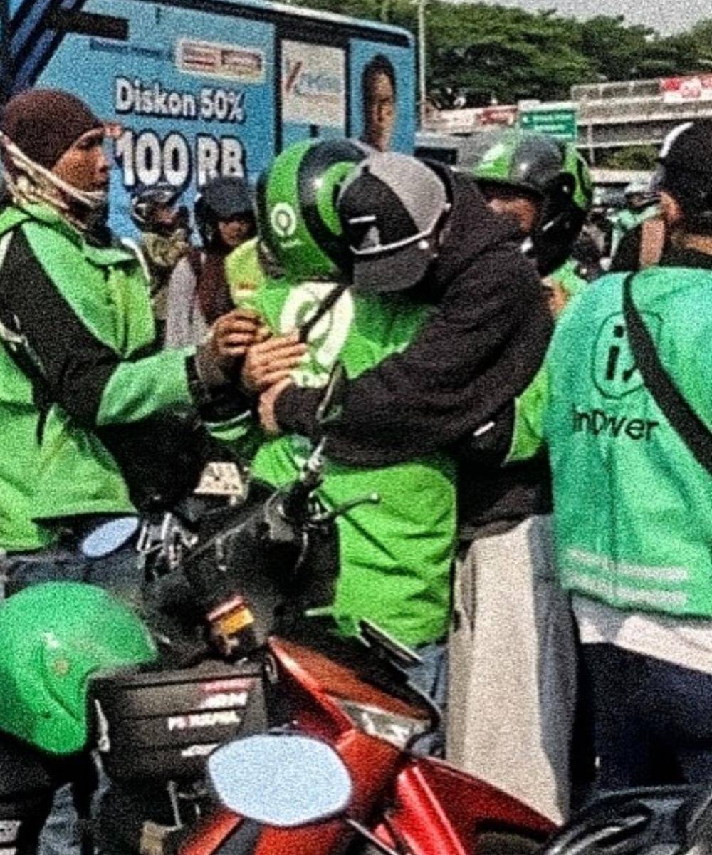 Penampilan Para Artis saat Turun Demo di Gedung DPR (1).jpg