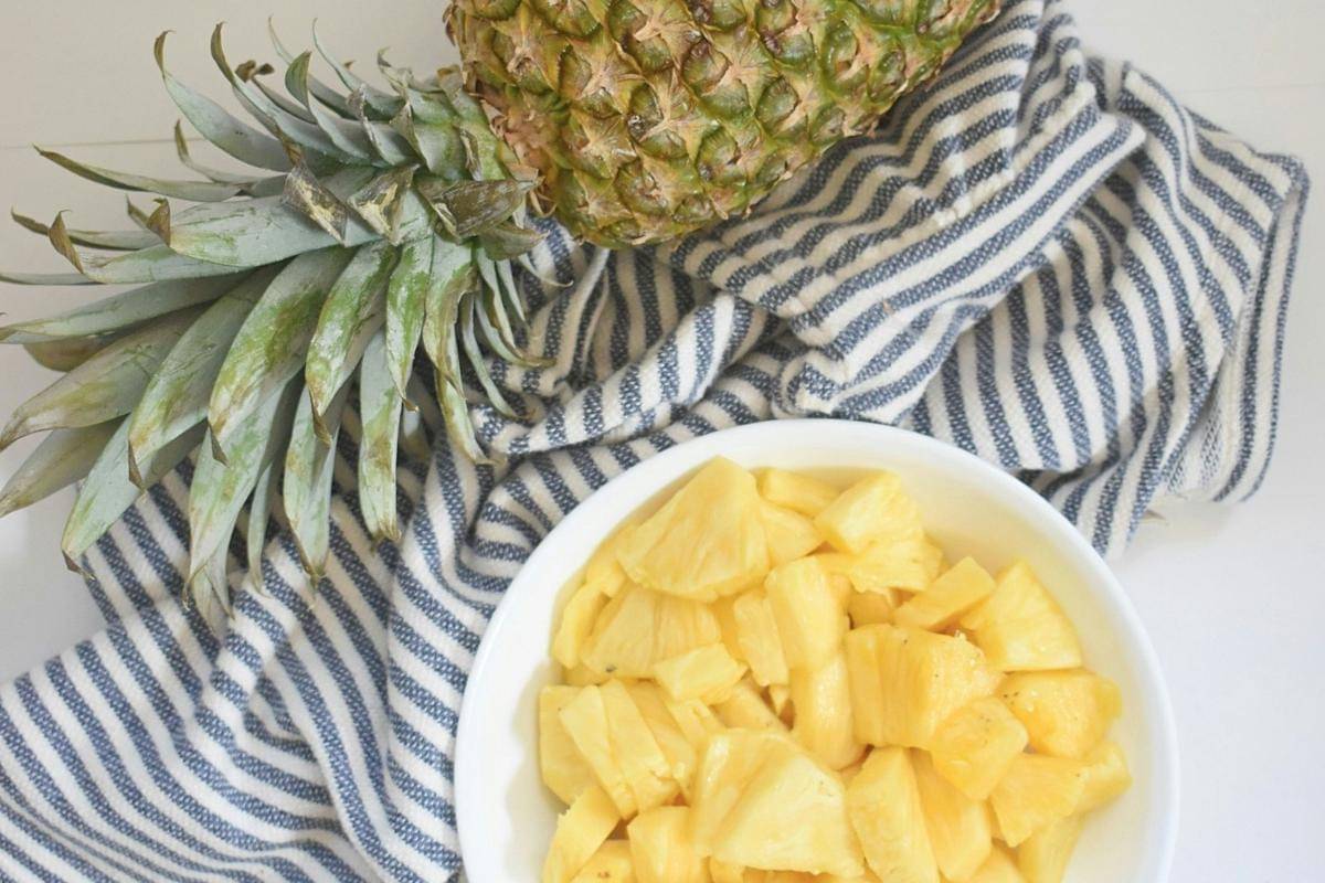 Ilustrasi potongan buah nanas (pexels.com/Mariah Hewines)