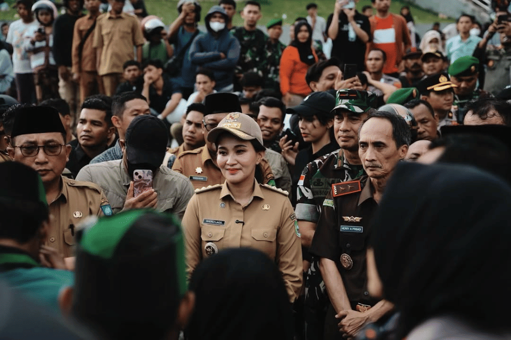 Temui dan Dengarkan Rakyat, Sherly Tjoanda Disambut Pujian Positif 1.png