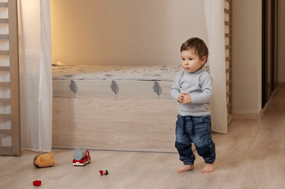 Anak mengalami sleepwalking