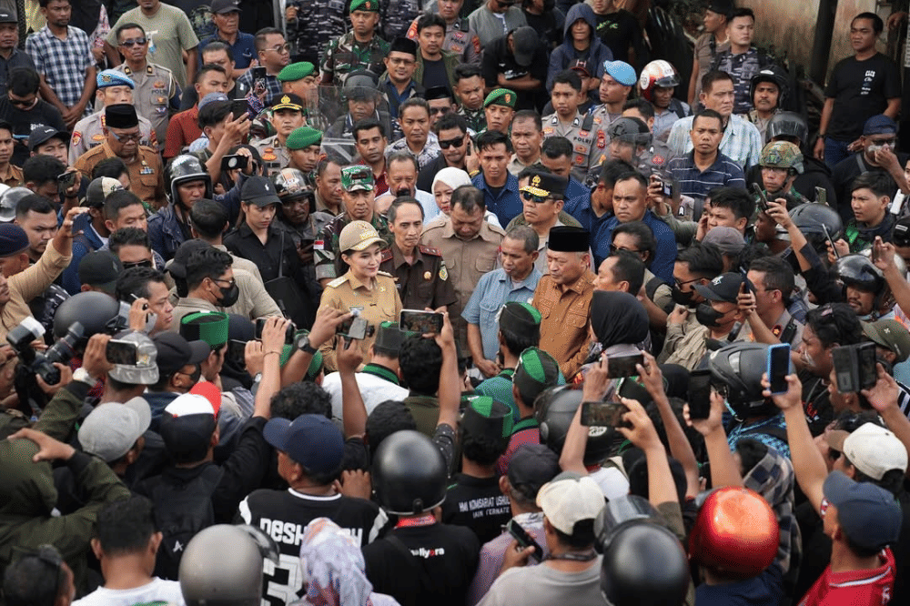 Temui dan Dengarkan Rakyat, Sherly Tjoanda Disambut Pujian Positif 5.png