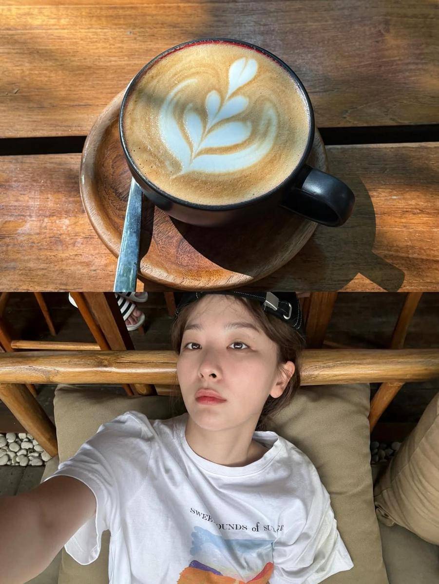 Potret Seulgi Red Velvet liburan di Bali. (instagram.com/hi_sseulgi)