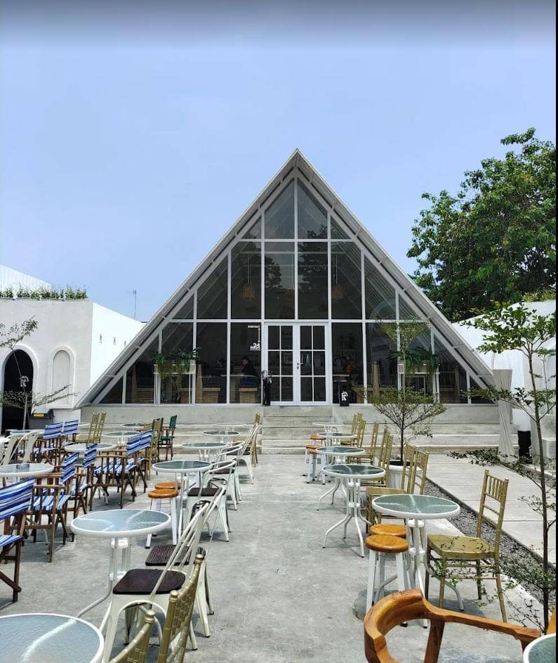 5 Cafe 24 Jam di Jakarta Pusat, Strategis dan Cozy