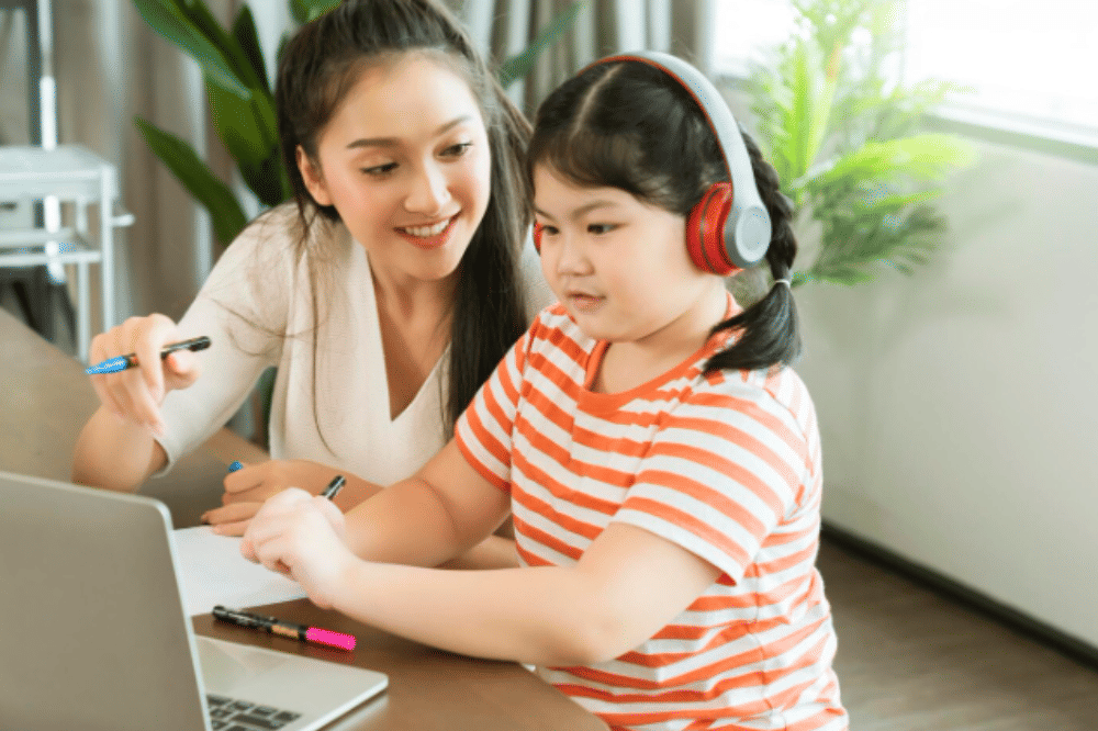 Hati-Hati Pola Asuh yang Mengajarkan Anak Tidak Jujur Demi Nilai!