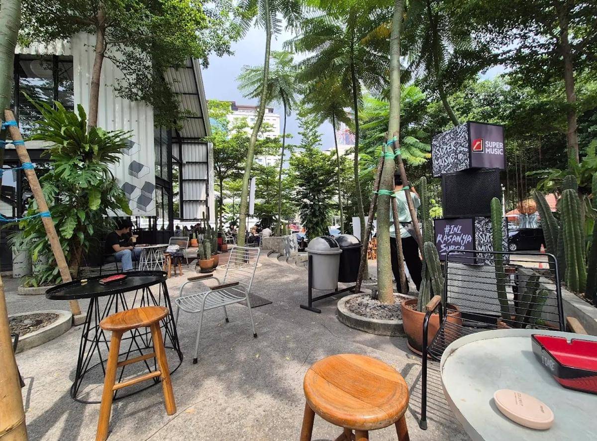 5 Cafe 24 Jam di Jakarta Pusat, Strategis dan Cozy