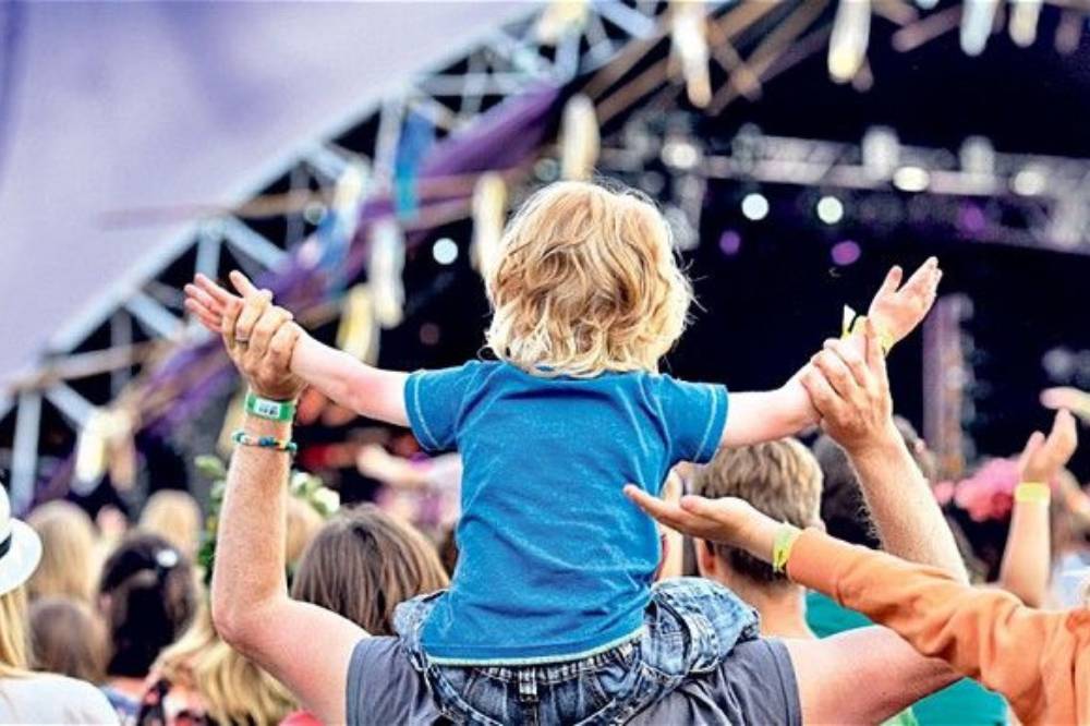 Tips Nonton Konser Musik Membawa Anak