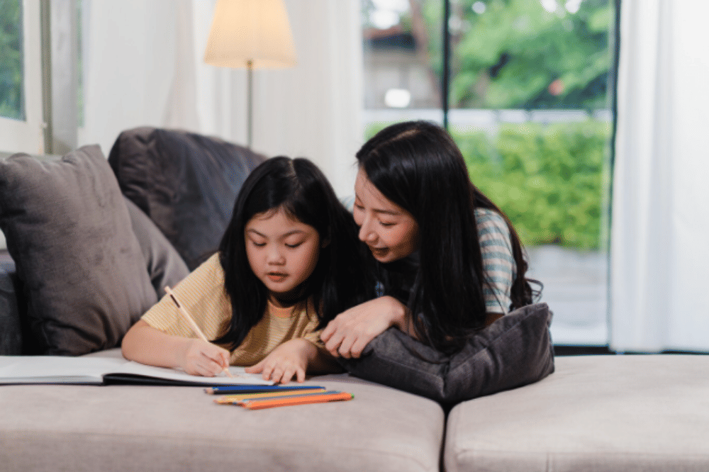 Hati-Hati Pola Asuh yang Mengajarkan Anak Tidak Jujur Demi Nilai!