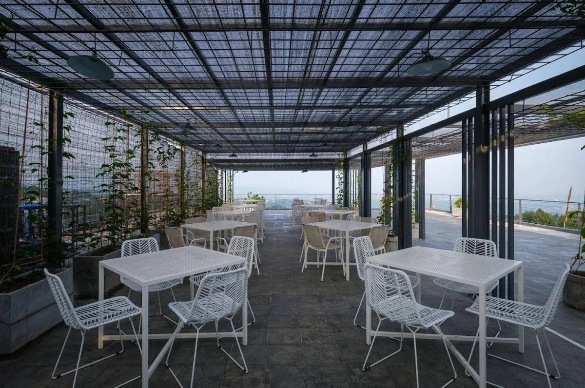 3 Cafe 24 Jam Sentul, Cocok Buat Quality Time Malam Hari