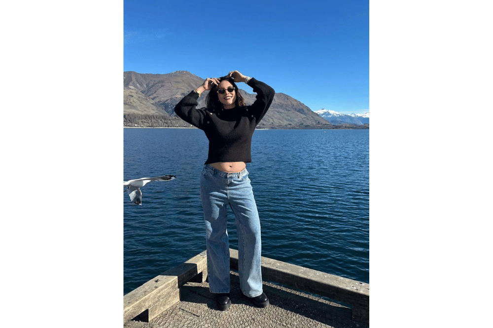 Foto Aline Adita Pamer Baby Bump saat Babymoon 6.png