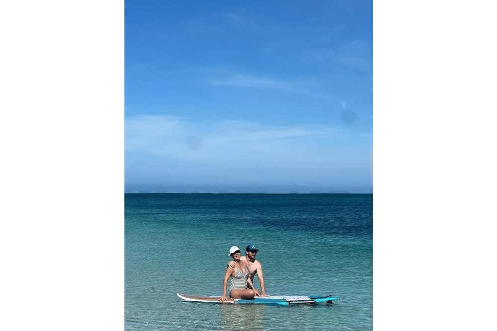 Foto Aline Adita Pamer Baby Bump saat Babymoon 4.png