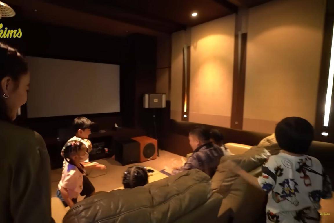 Fakta Mewahnya Rumah Monica Soraya 