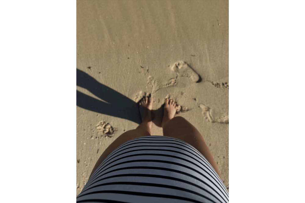Foto Aline Adita Pamer Baby Bump saat Babymoon 3.png