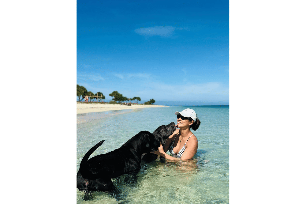 Foto Aline Adita Pamer Baby Bump saat Babymoon 1.png