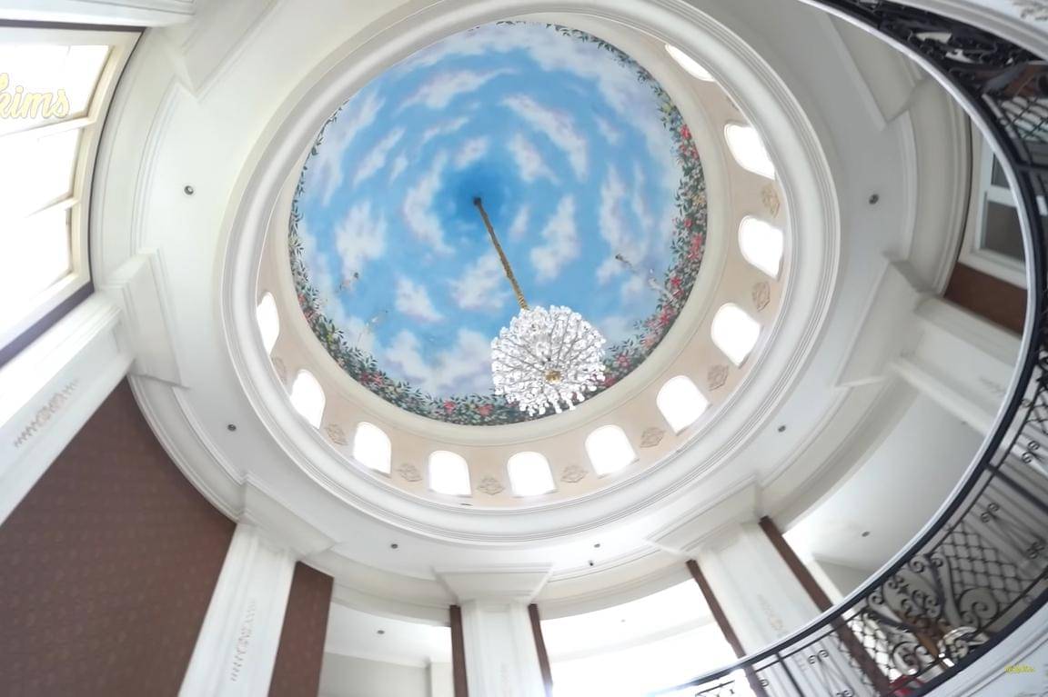 Fakta Mewahnya Rumah Monica Soraya 