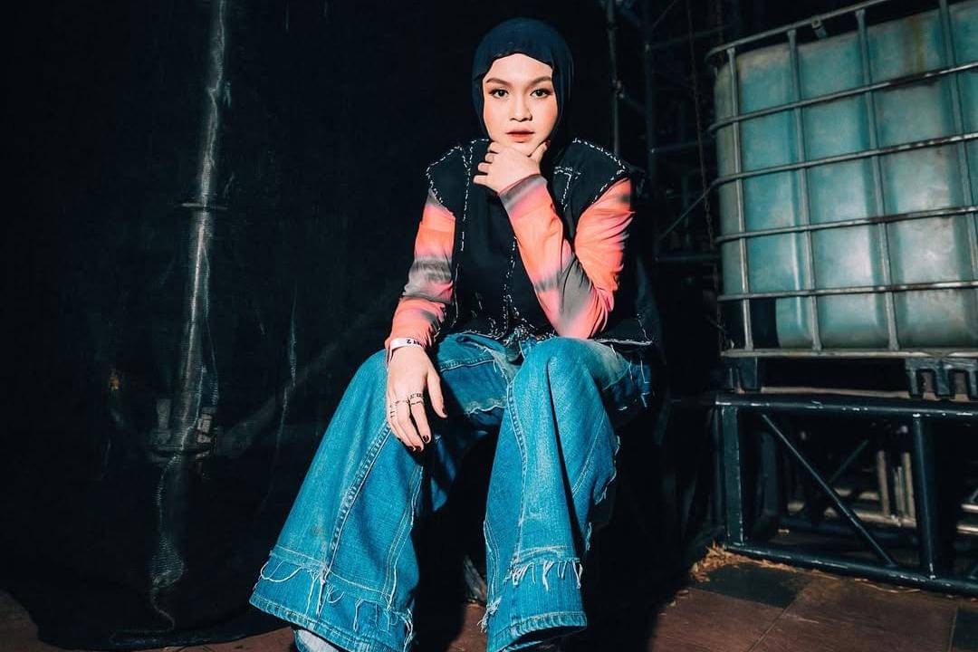 Gaya Salma Salsabil saat Tampil di Pestapora 2025 usai Vakum 5 Bulan.jpg