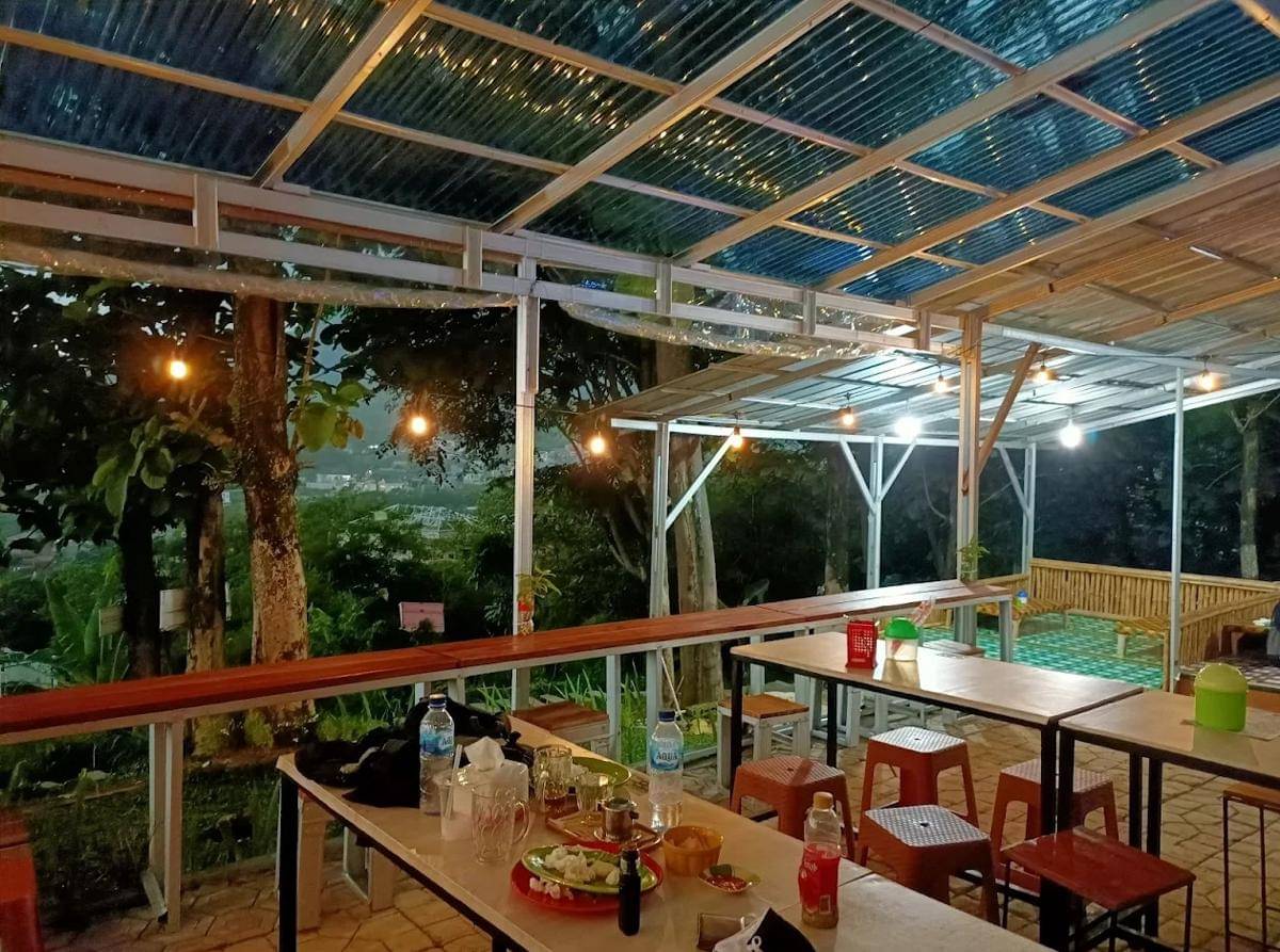 3 Cafe 24 Jam Sentul, Cocok Buat Quality Time Malam Hari