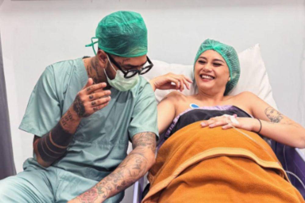 Onadio dan Beby Sambut Kelahiran Anak Kedua, Bayinya Perempuan 3.jpg