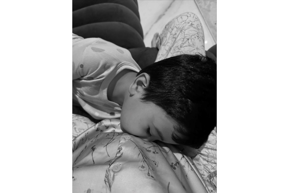 Momen Ukkasya Mencium Baby Bump Zaskia Sungkar, Gemas banget.png